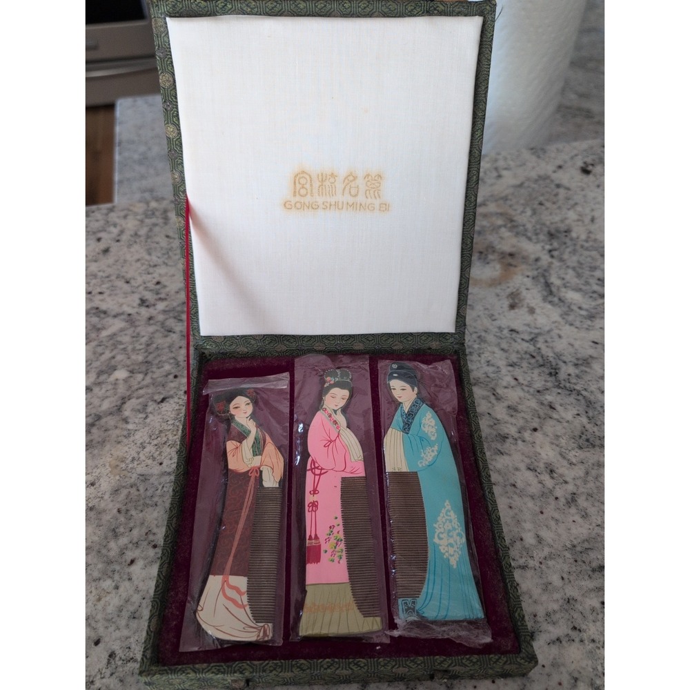 Vintage Gong Shu Ming Bi Geisha Chinese Wooden 3 Comb Set Hand Painted With Box